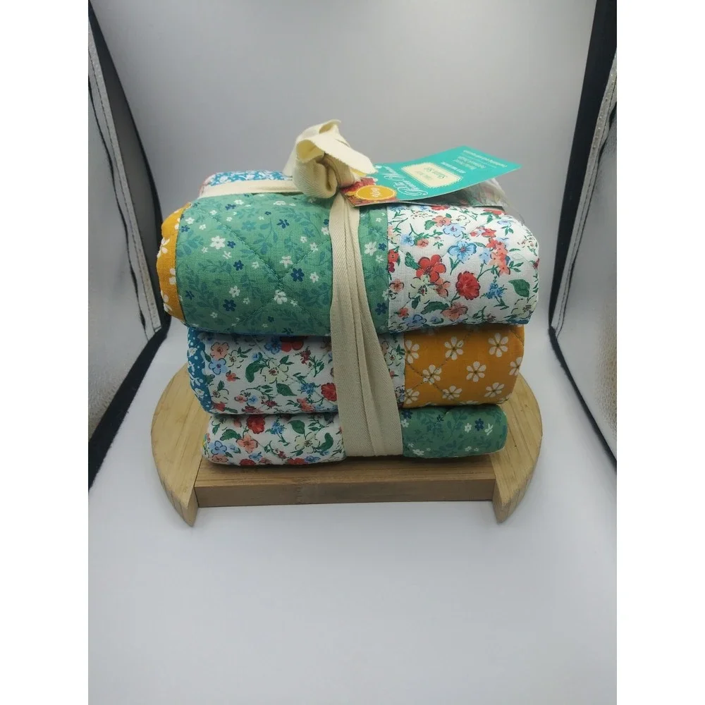 The Pioneer Woman Floral‎ Patch 2-Piece Quilt Sham Set, King, Multi